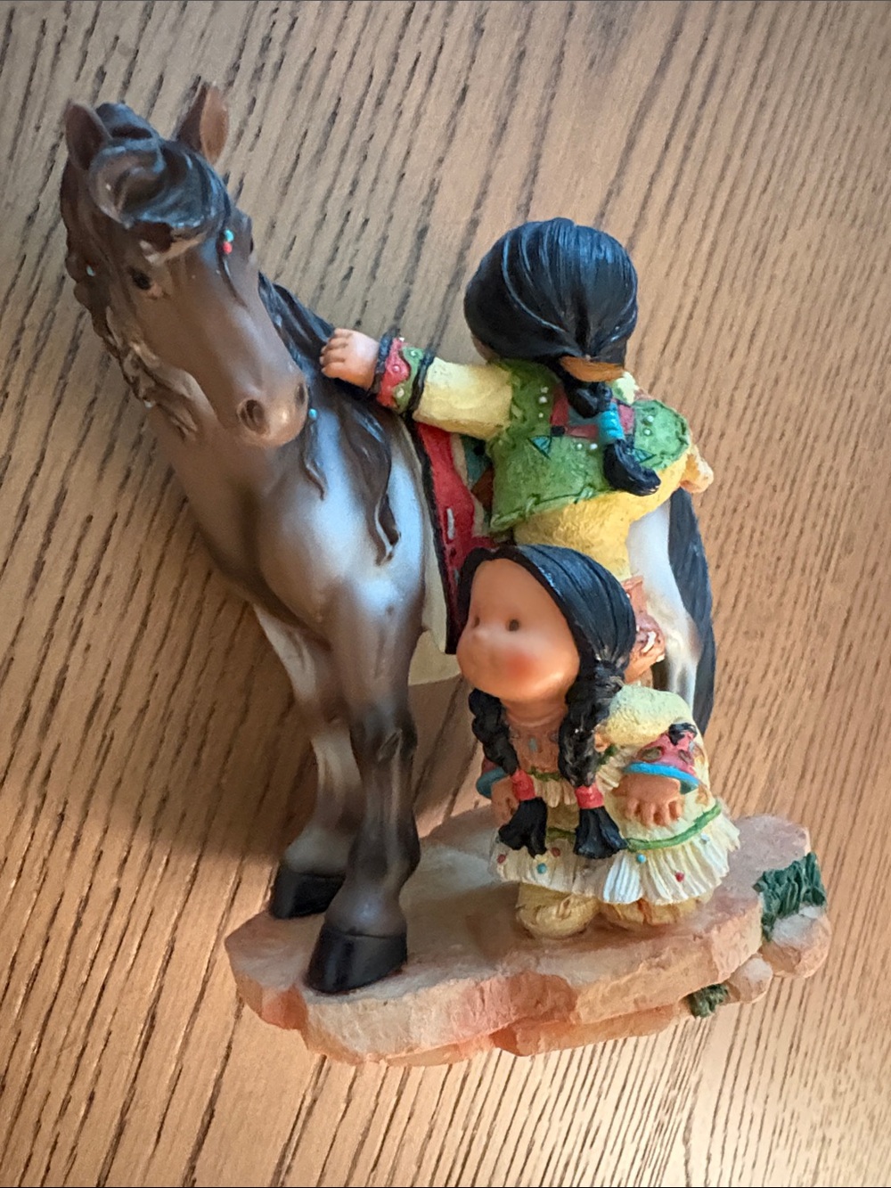 EUC Vintage Friends of the Feather Collectible of Native Children & Horse 🤩